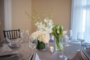 Weddings at Tarrywile Spring white with the elegance of silver linens